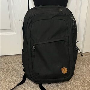 Fjallraven Raven 28 Everday Outdoor 28 Liter Backpack